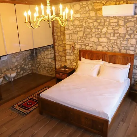 호텔 Koroni Boutique 베라트