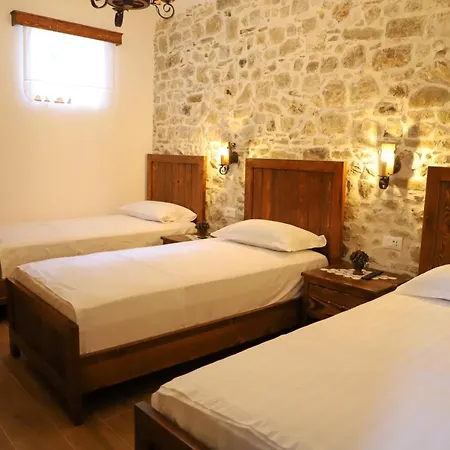 Koroni Boutique *