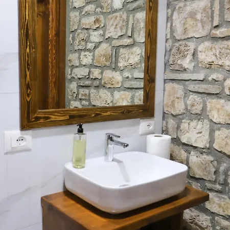 호텔 Koroni Boutique 베라트