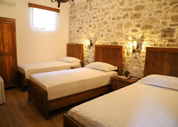 Koroni Boutique *