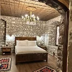 Koroni Boutique *