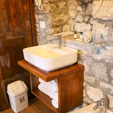 Koroni Boutique * Berat